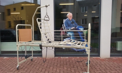 ELEKTRICKÁ SKLADACIA POSTEĽ INVACARE